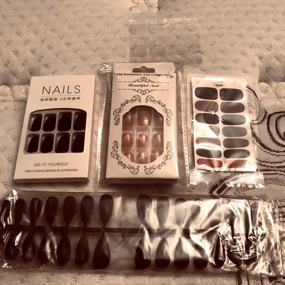 Press or Glue on Nails various colors. Several sets.